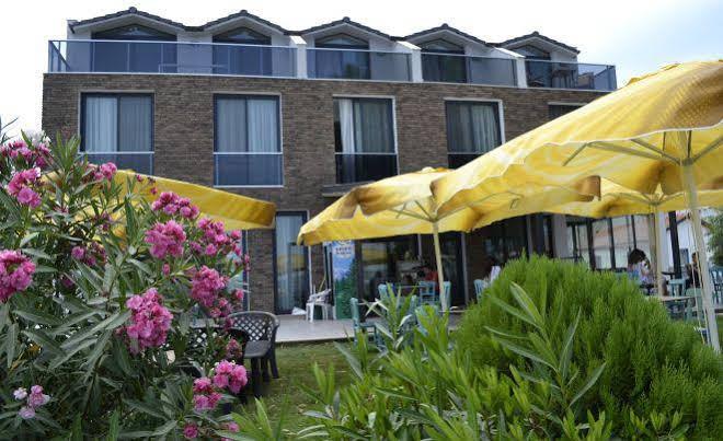 Burla Han Urla Exterior foto